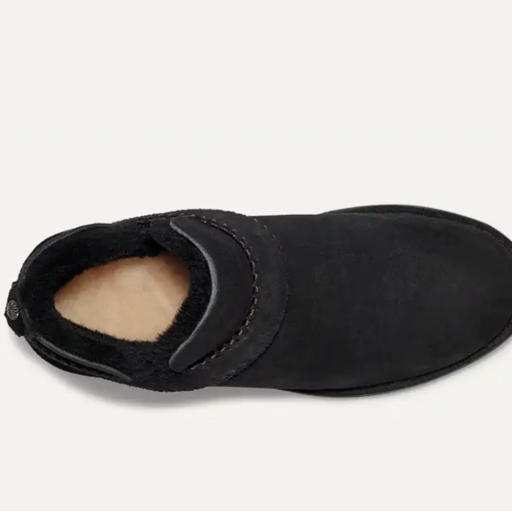 Women’s black McKay Ugg boots